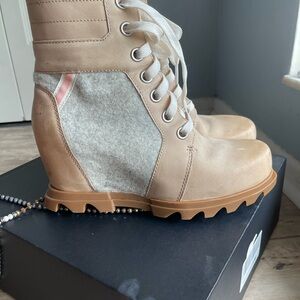 Stylish Women's Tan and Gray waterproof Boots. With box.